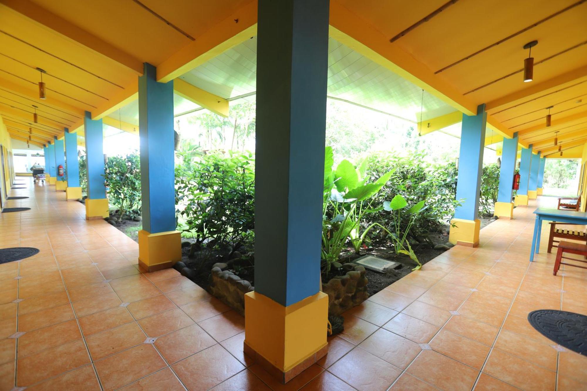 Las Lajas Beach Resort Bagian luar foto