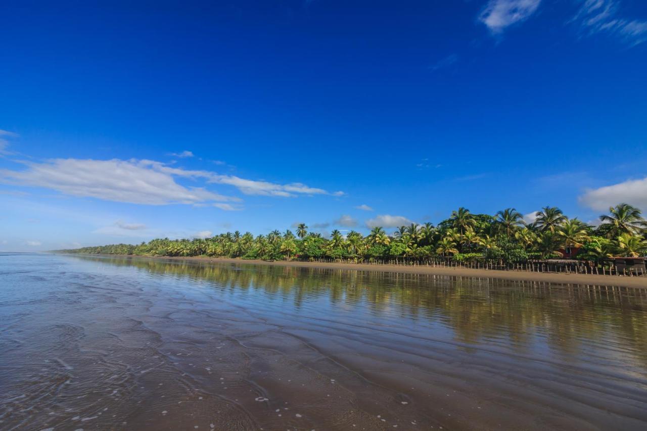 Las Lajas Beach Resort Bagian luar foto