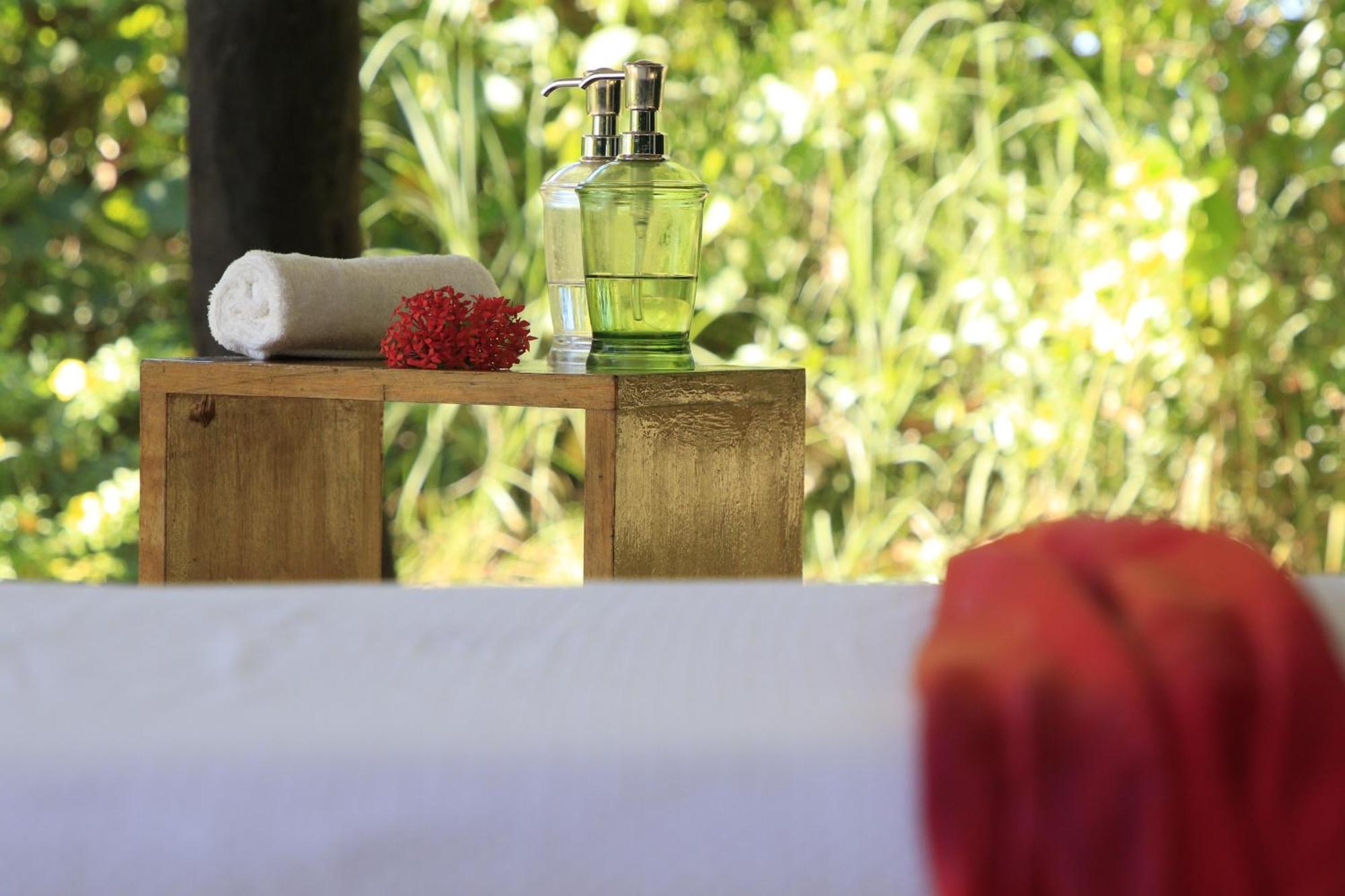 Las Lajas Beach Resort Bagian luar foto