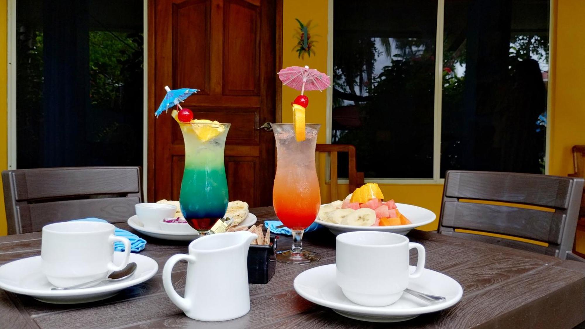 Las Lajas Beach Resort Bagian luar foto