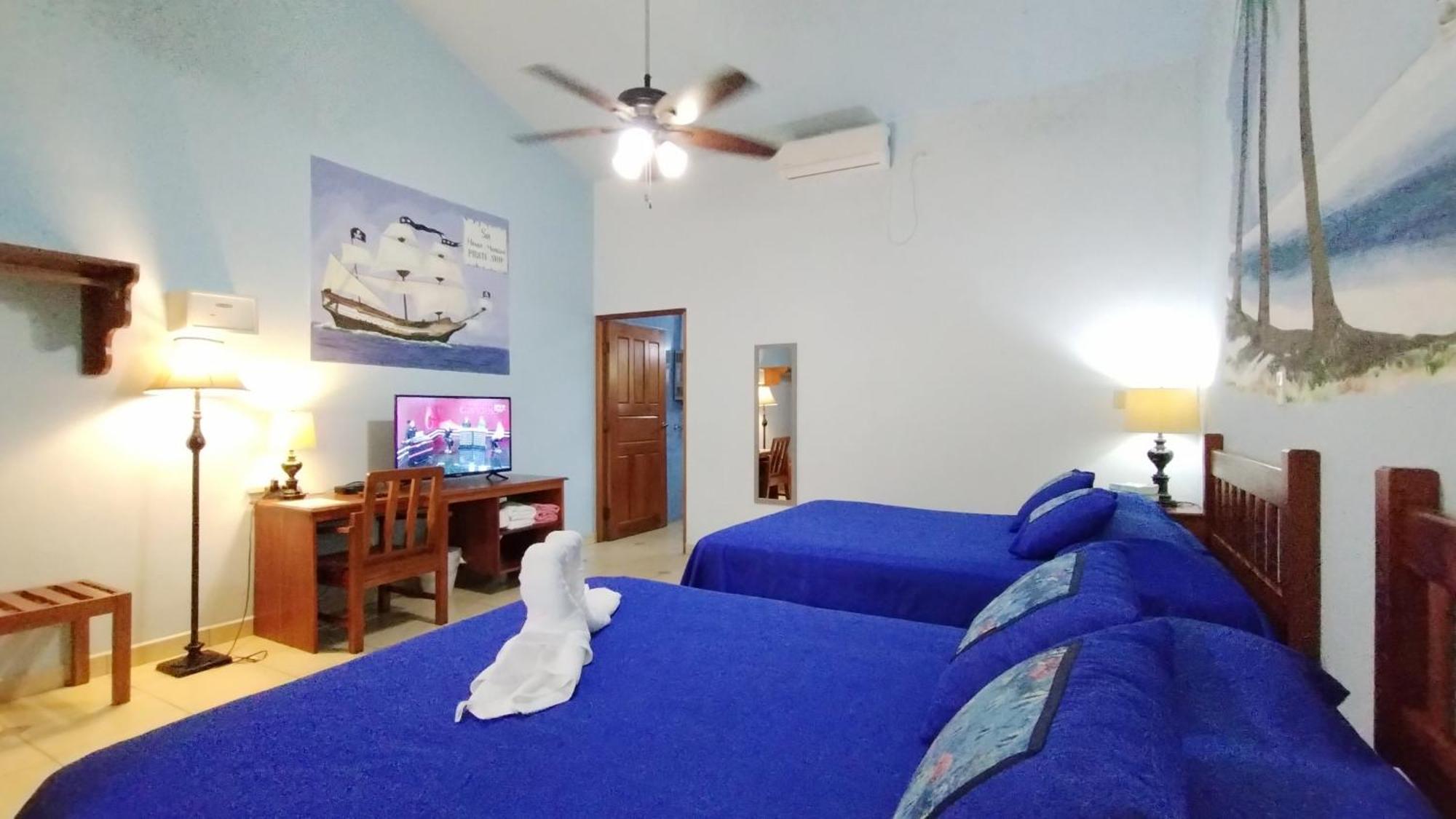 Las Lajas Beach Resort Bagian luar foto