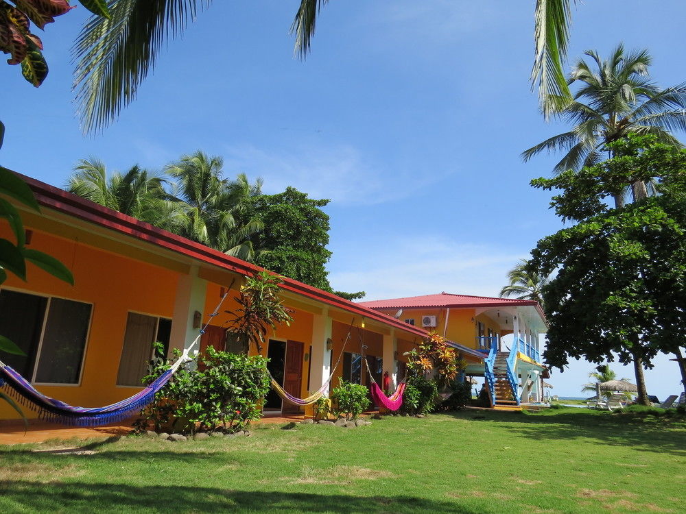 Las Lajas Beach Resort Bagian luar foto